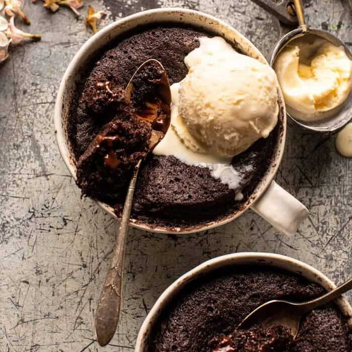 5-minute molten chocolate mug cake