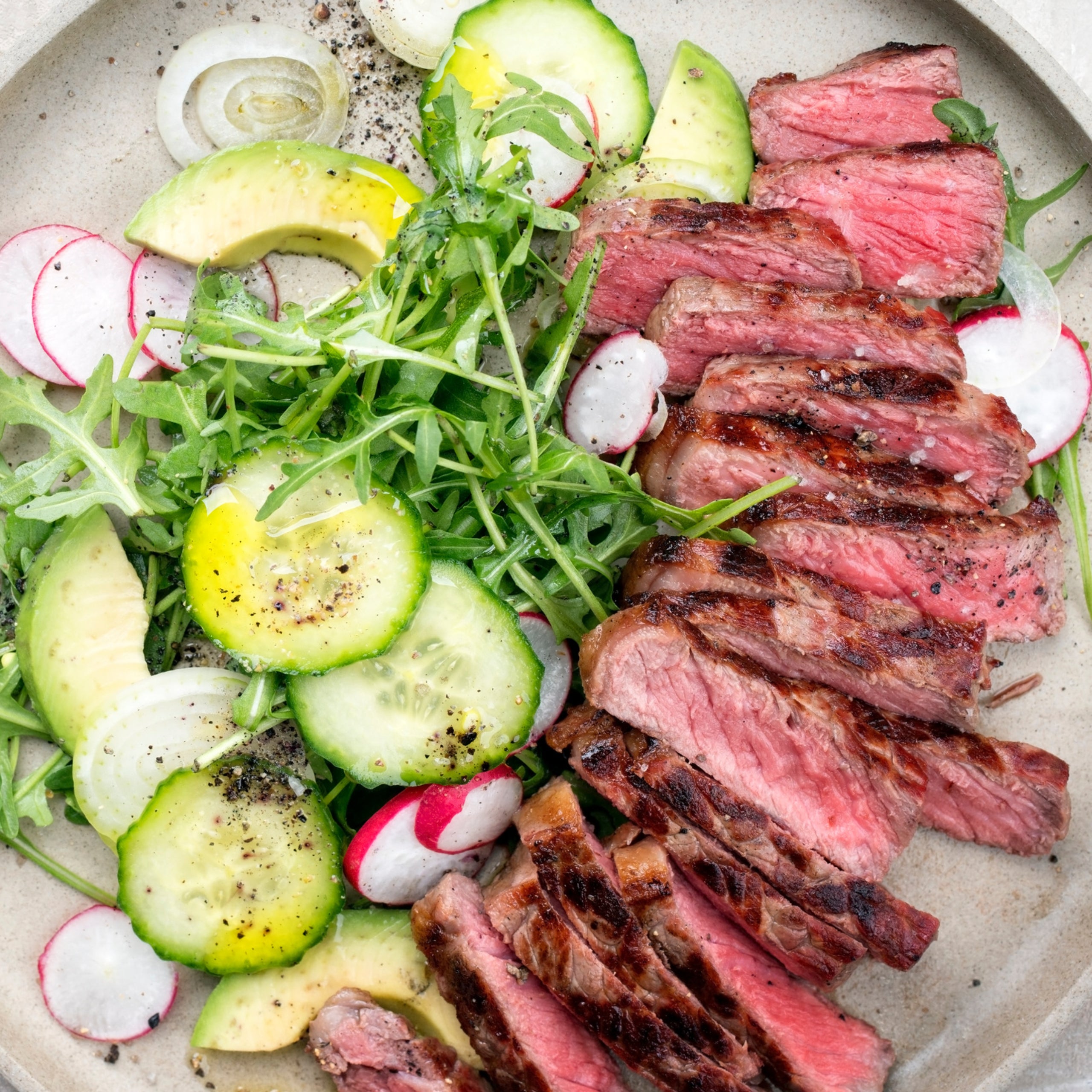 steak salad with creamy dressing